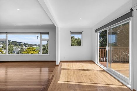 Photo of property in 10 Greenview Way, Miramar, Wellington, 6022