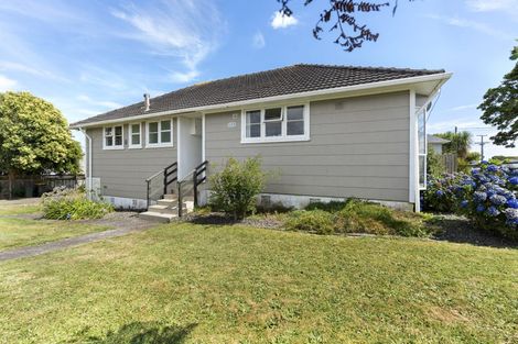 Photo of property in 43 Woodleigh Street, Frankleigh Park, New Plymouth, 4310