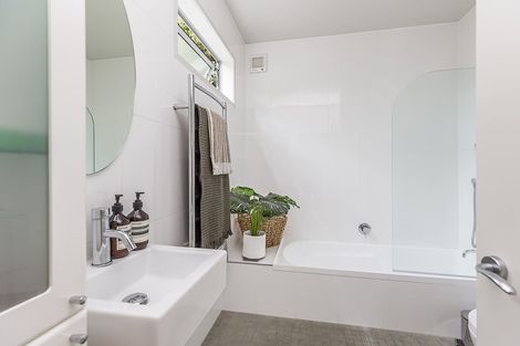 Photo of property in 33a Crofton Road, Ngaio, Wellington, 6035