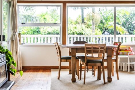 Photo of property in 23 Taipari Road, Te Atatu Peninsula, Auckland, 0610