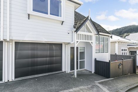 Photo of property in 10a Tutchen Avenue, Mount Victoria, Wellington, 6011
