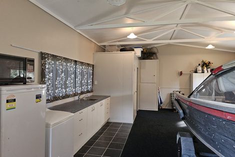 Photo of property in 20 Hardy Place, Cooks Beach, Whitianga, 3591