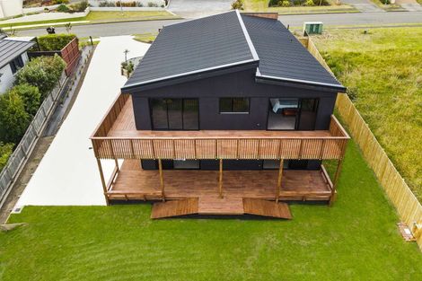 Photo of property in 17 Lithgow Drive, Otamatea, Whanganui, 4500