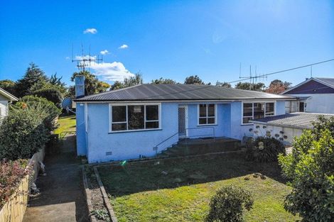 Photo of property in 5 Ngahina Street, Marton, 4710