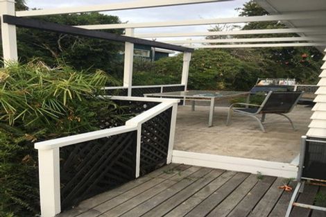 Photo of property in 44 Seymour Road, Sunnyvale, Auckland, 0612
