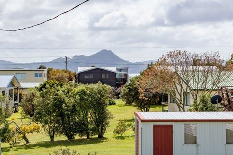 Photo of property in 15 Hicks Place, Cooks Beach, Whitianga, 3591