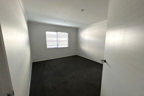 Photo of property in 71 Links Drive, Waiwhakaiho, New Plymouth, 4312