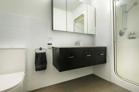 Photo of property in 6a Handley Avenue, Narrow Neck, Auckland, 0624