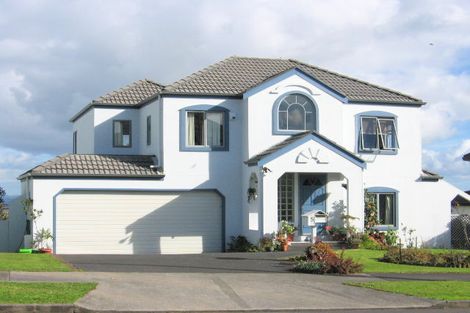 Photo of property in 5 Lobelia Rise, Goodwood Heights, Auckland, 2105