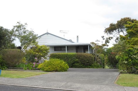 Photo of property in 1309 Whangaparaoa Road, Army Bay, Whangaparaoa, 0930