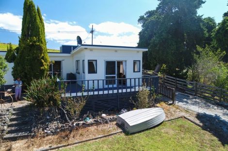 Photo of property in 6 Bonham Street, Pahi, Paparoa, 0571