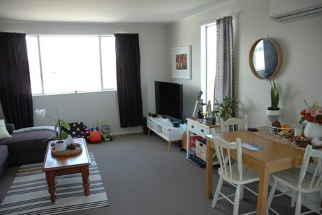 Photo of property in 2/23 Maple Grove, Maungaraki, Lower Hutt, 5010