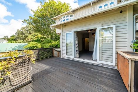 Photo of property in 9 Mckenzie Terrace, Te Aro, Wellington, 6011