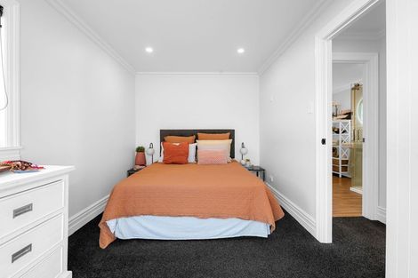 Photo of property in 30 Storey Avenue, Forest Lake, Hamilton, 3200