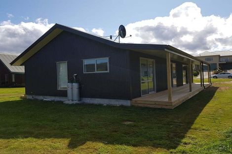 Photo of property in 24 Muriwai Drive, Manapouri, 9679