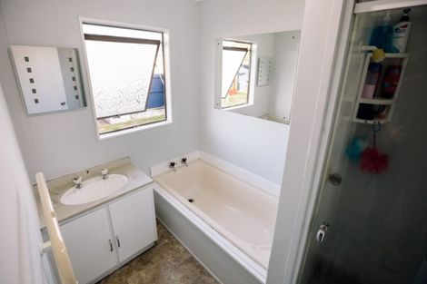 Photo of property in 2 Millar Place, Nawton, Hamilton, 3200