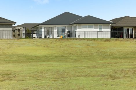 Photo of property in 5 Jeffs Way, Papamoa Beach, Papamoa, 3118