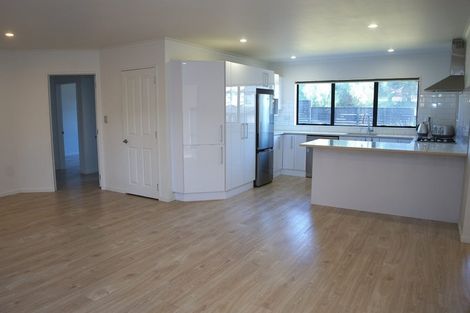 Photo of property in 64 Crossandra Drive, Mangere, Auckland, 2022