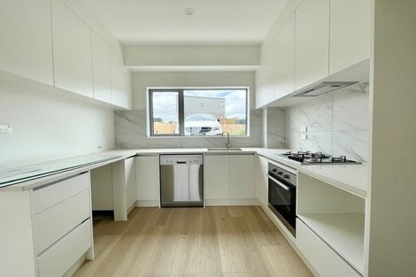 Photo of property in 15b Crestview Rise, Papakura, 2110