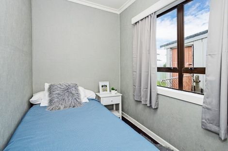 Photo of property in 180 Marine Parade, Bluff, 9814