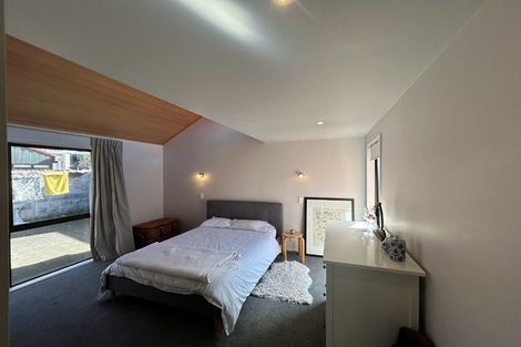 Photo of property in 240 Devonport Road, Tauranga, 3110