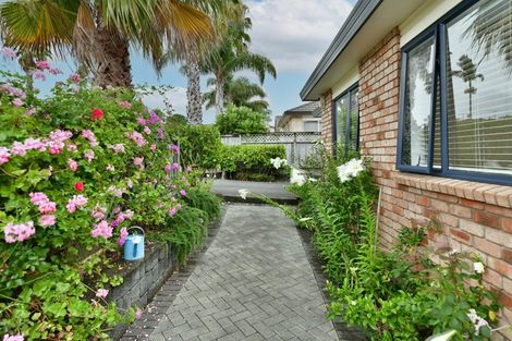 Photo of property in 31 Red Hibiscus Road, Stanmore Bay, Whangaparaoa, 0932