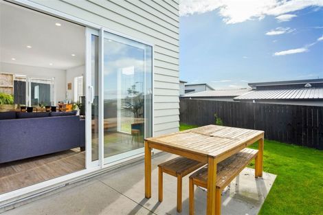Photo of property in 3 Joseph Kokich Avenue, Swanson, Auckland, 0614