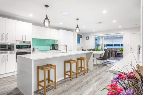 Photo of property in 171 Edmonton Road, Te Atatu South, Auckland, 0610