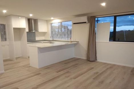 Photo of property in 90 Whangaparaoa Road, Red Beach, 0932