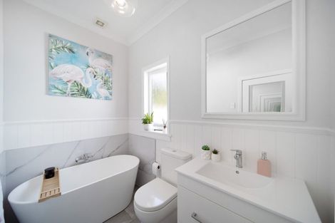 Photo of property in 15 Sea View Terrace, Cockle Bay, Auckland, 2014