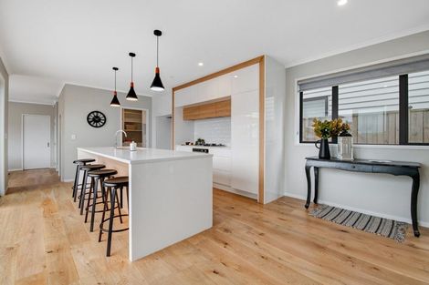 Photo of property in 9 Barque Rise, Long Bay, Auckland, 0630