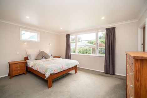 Photo of property in 6 Parkland Crescent, Terrace End, Palmerston North, 4410