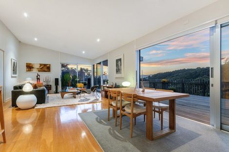 Photo of property in 4 Francis Bell Grove, Lowry Bay, Lower Hutt, 5013