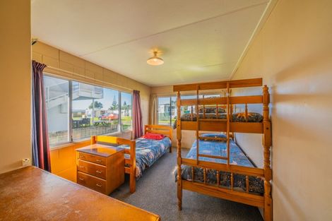 Photo of property in 121 Eighth Avenue, Urenui, 4377