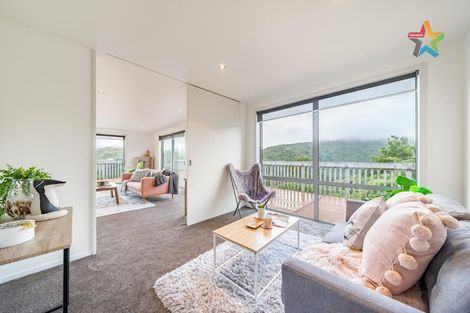 Photo of property in 18 Otonga Heights, Maungaraki, Lower Hutt, 5010