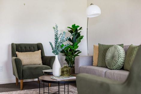 Photo of property in 21 Ladbrooke Drive, Newlands, Wellington, 6037