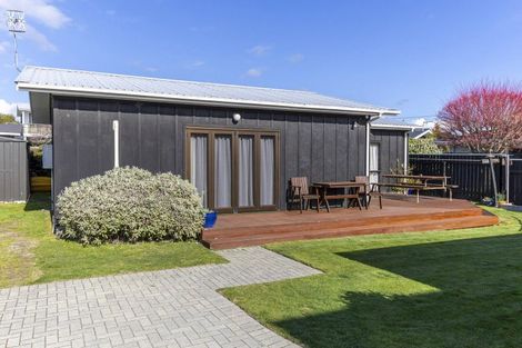 Photo of property in 24 Rainbow Drive, Rainbow Point, Taupo, 3330