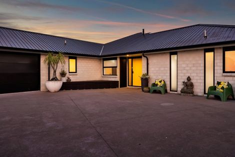 Photo of property in 6 Aytoun Street, Opunake, 4616