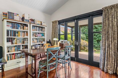 Photo of property in 28 Kempton Street, Greytown, 5712