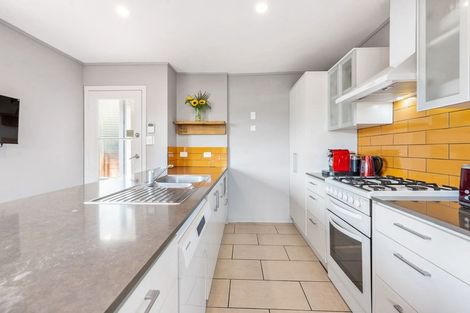 Photo of property in 21 Kotare Street, Hilltop, Taupo, 3330