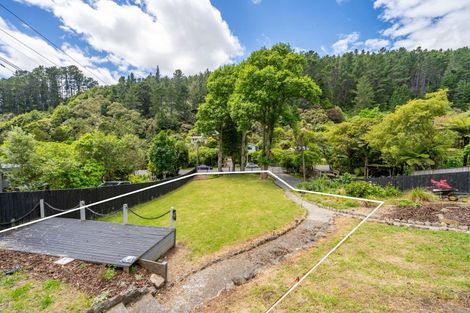 Photo of property in 114a Pinehaven Road, Pinehaven, Upper Hutt, 5019