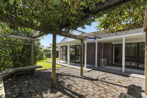 Photo of property in 19 Karina Road, Merrilands, New Plymouth, 4312