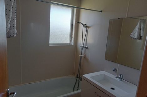 Photo of property in 26 Eastglen Road, Glen Eden, Auckland, 0602