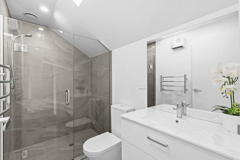 Photo of property in 3/58 Division Street, Riccarton, Christchurch, 8041