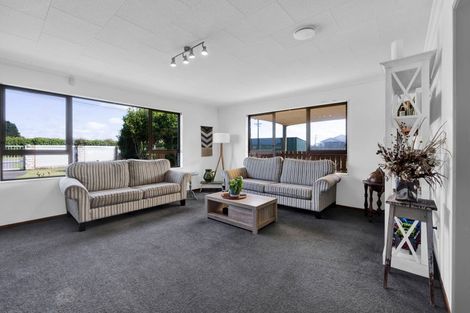 Photo of property in 38 Ketemarae Road, Normanby, Hawera, 4675