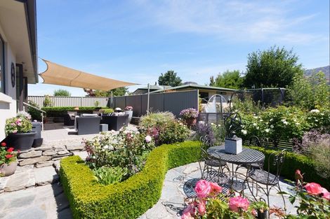 Photo of property in 22 Hood Crescent, Arrowtown, 9302