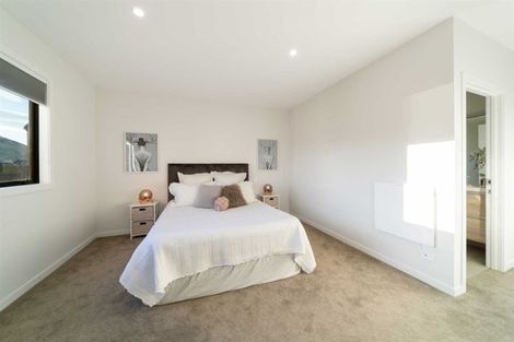 Photo of property in 39 Rannoch Drive, Jacks Point, Queenstown, 9371