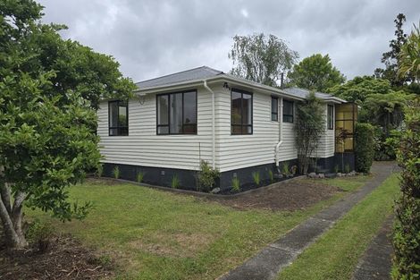 Photo of property in 16 Enderby Drive, Te Atatu Peninsula, Auckland, 0610