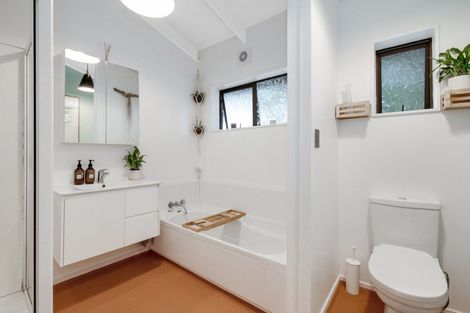 Photo of property in 12 Cochrane Avenue, Arkles Bay, Whangaparaoa, 0932