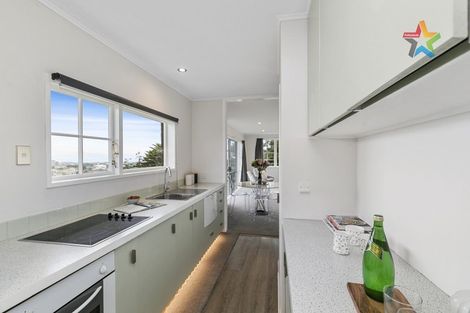 Photo of property in 1/22 Dowse Drive, Maungaraki, Lower Hutt, 5010